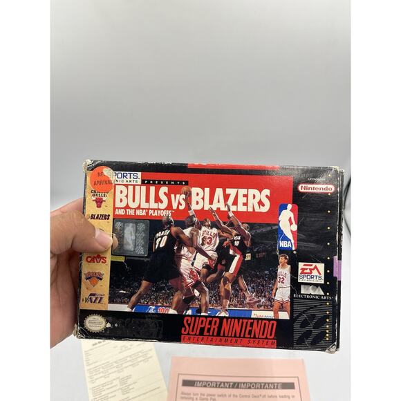 Bulls vs. Blazers and the NBA Playoffs (SNES, 1992) CIB Manual Inserts - Picture 5 of 15